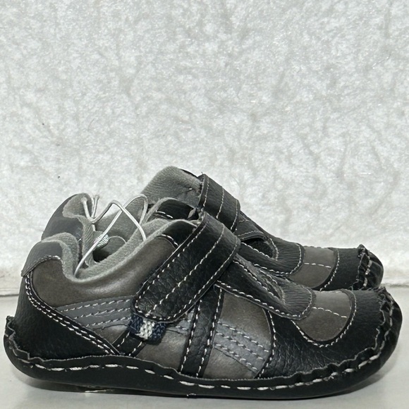 Koala Kids Baby/Infant Black/Grey Strap Slip On Walker Shoes Size US 5 NWT - Picture 1 of 10